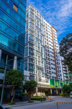 Condo Staycation 10-15mins at Airport